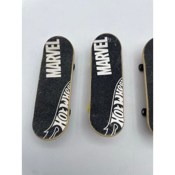 Marvel and Hot wheels mini skateboards and finger board lot of 5 - Picture 5 of 6